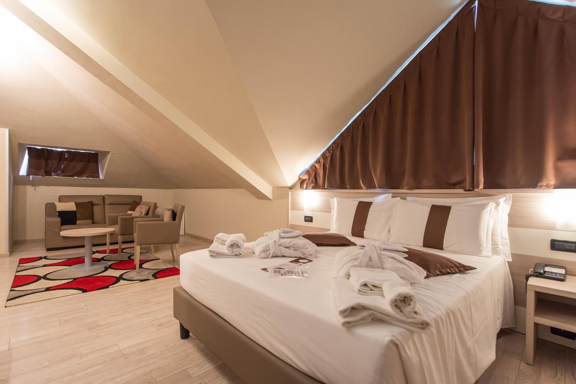 Best Quality Hotel La Darsena Монкальери Экстерьер фото